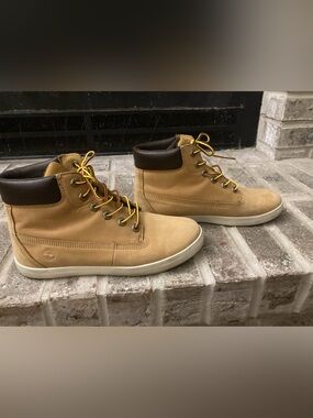 Women’s Timberland Sneaker boots